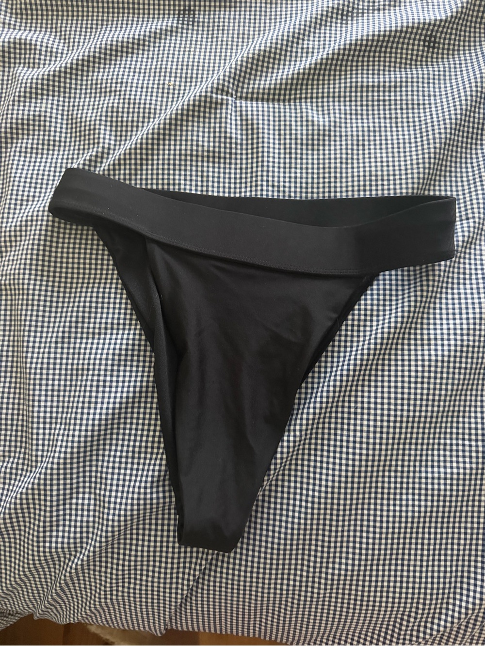 PrettyLittleThing Black High-Cut Seamless Thong